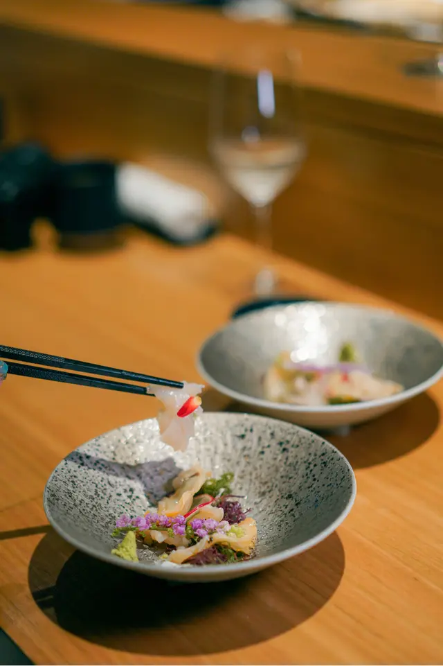 響螺片象拔蚌 配青檸岩鹽松露豉油昆布