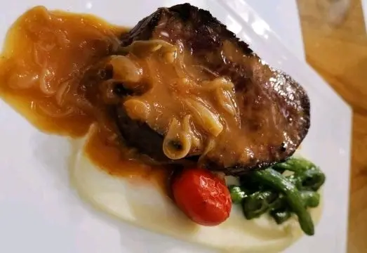 食物質素可以，但以地點唔方便，同價格較貴，不值得去食。