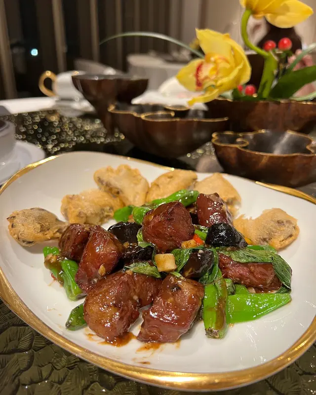 黑寶石香羅葉爆和牛