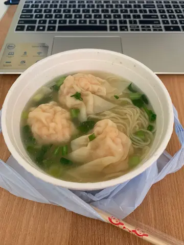 嗱喳雲吞麵