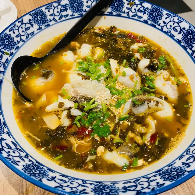 鎮店酸菜深海鱸魚