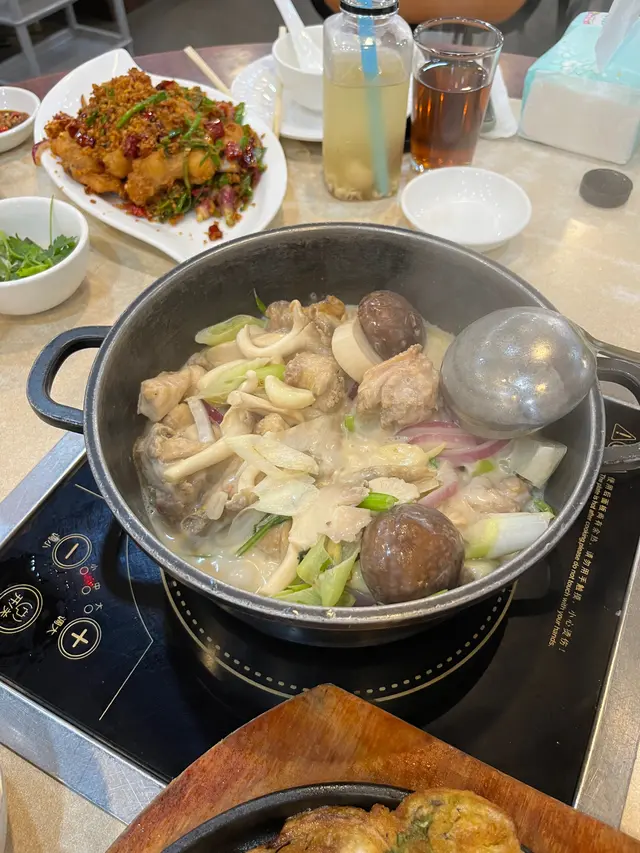 椰子雞煲