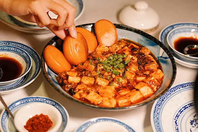 麻婆嫩豆腐伴炸饅頭