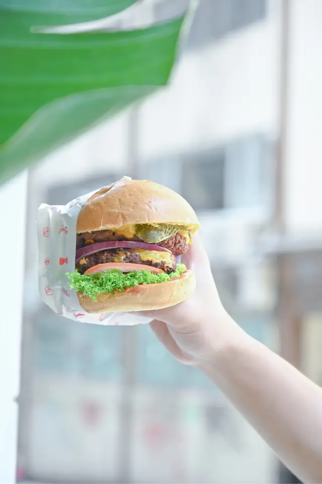 𝐃𝗼𝐮𝐛𝐥𝐞 𝐂𝐡𝐞𝐞𝐬𝐞 𝐁𝐮𝐫𝐠𝐞𝐫