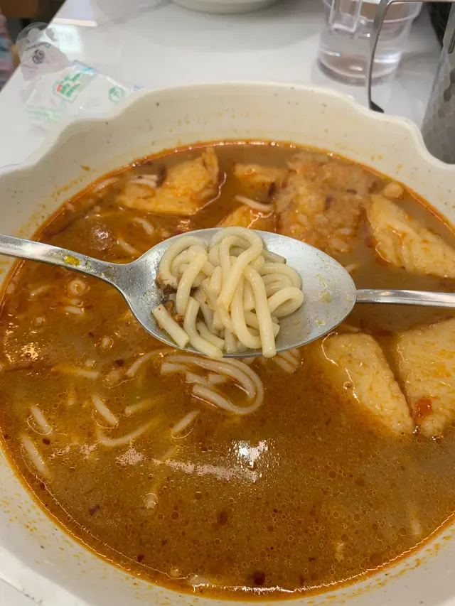 米線碎到得1-2cm,要用匙羹吃。