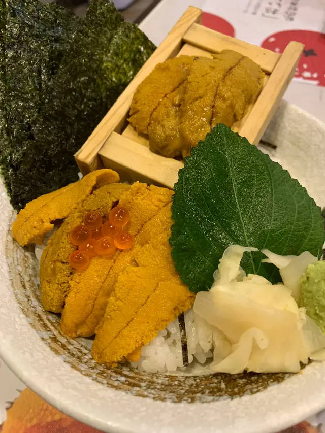 海膽丼