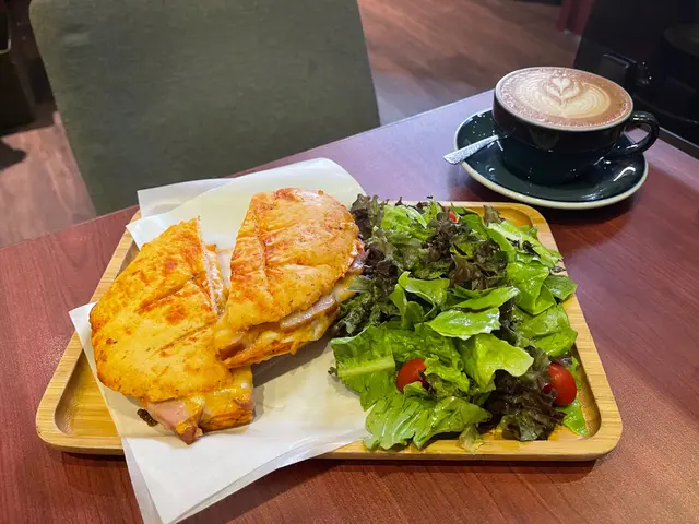 鴨胸肉意式香草包