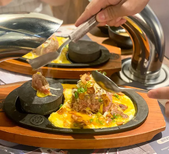 芝士蛋蒜和牛漢堡扒