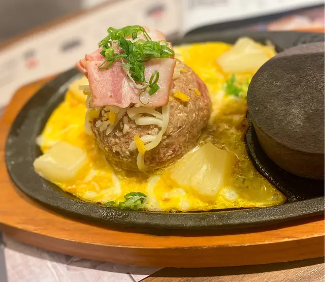 菠蘿煙肉和牛漢堡扒