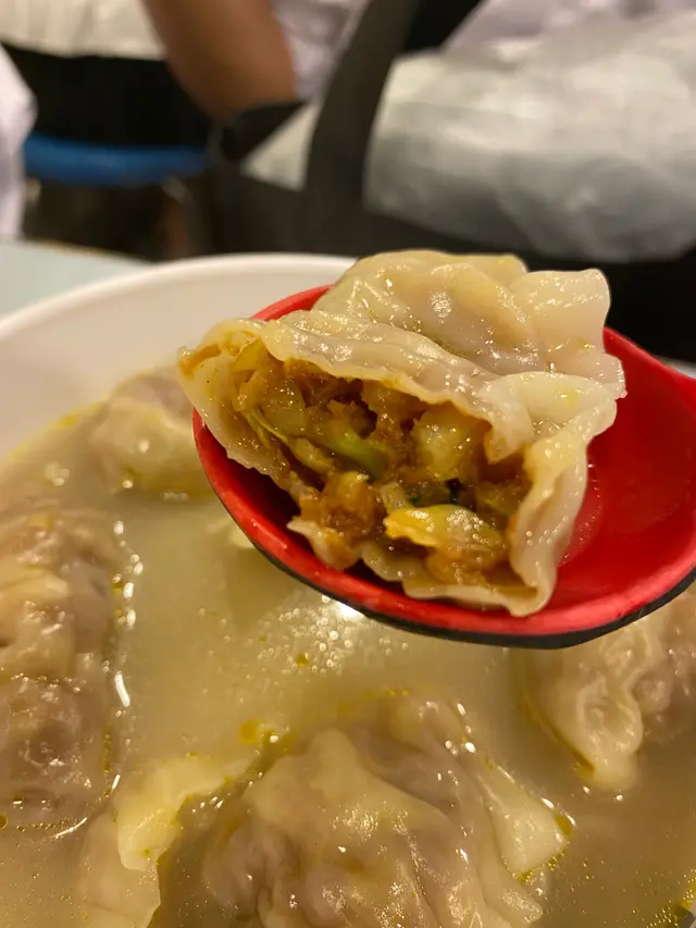 咖哩椰菜鮮肉餃