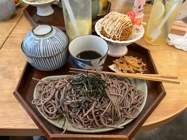 柚子蕎麥麵，牛肉可樂餅，檸檬柚子蜜
