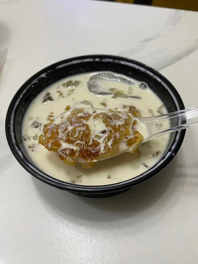 3.6牛奶紅棗杞子燉桃膠