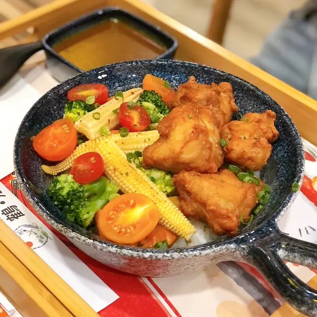 日式咖哩唐揚炸雞飯