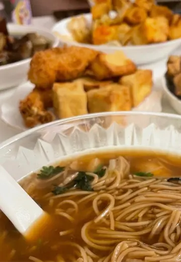 盐酥鸡  大肠面线  臭豆腐