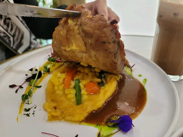 香燒加拿大豬肉眼配金巴利汁