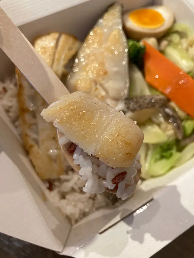 味增比目魚配糙米飯