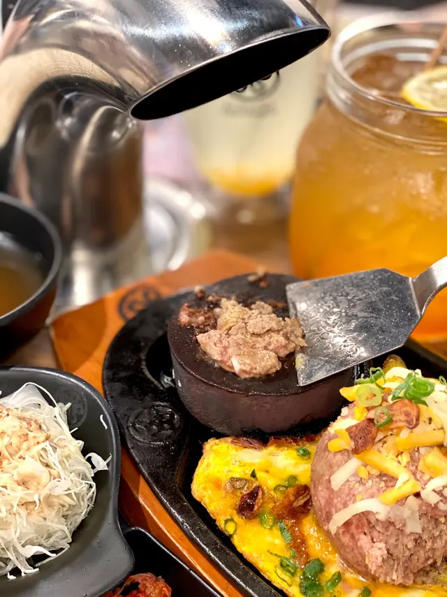 芝士蛋蒜和牛漢堡扒