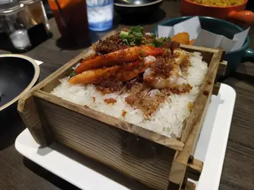 蒜香海鮮籠仔糯米飯