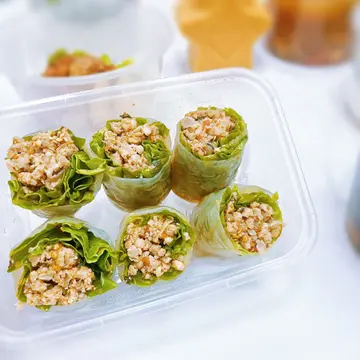 一口生菜包