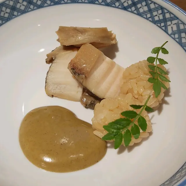 鮑魚鮮甜軟腍,鮑魚肝醬濃郁芳香。