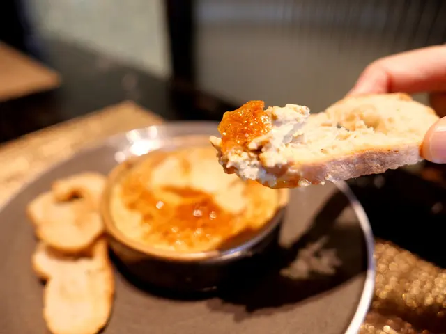 鵝肝焦糖燉蛋配田園沙律