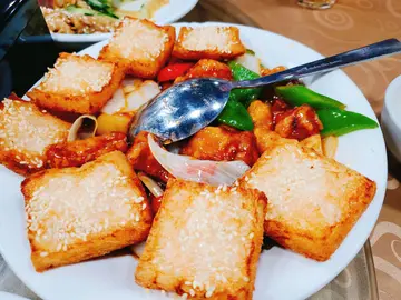 蝦多士拼咕嚕肉