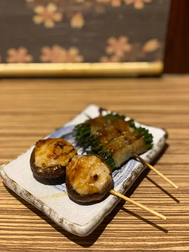 汁燒免治雞肉軟骨釀冬菇