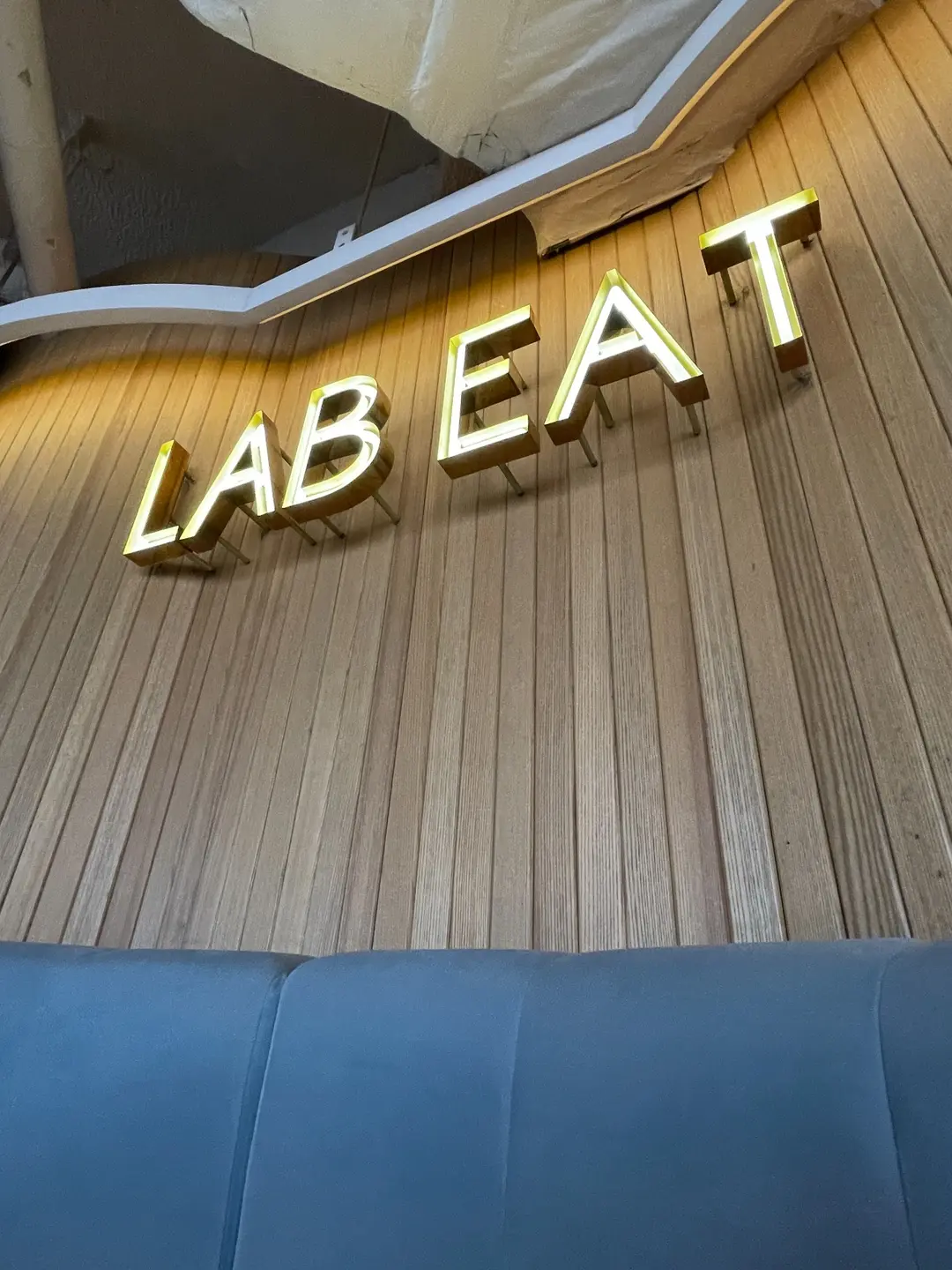 LAB EAT Restaurant & Bar (T.O.P This is Our Place)的相片 香港旺角T.O.P This