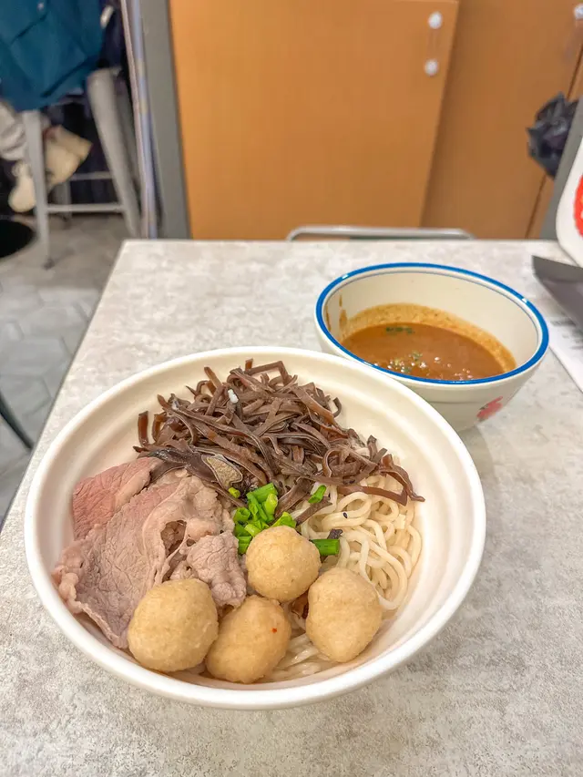 阿荔特濃沙嗲車仔沾麵