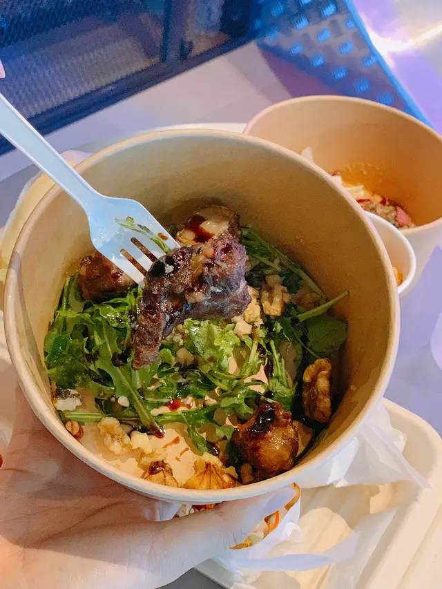 炸牛腩配合桃及意大利黑醋（半份）