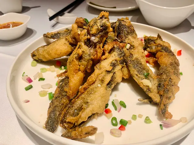 香酥椒鹽跳跳魚