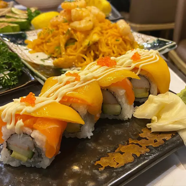 三文魚香芒加州卷