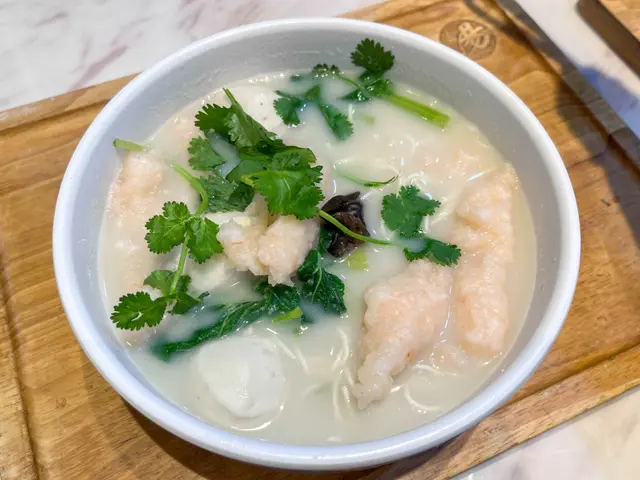 蝦滑魚蛋魚湯淮山麵