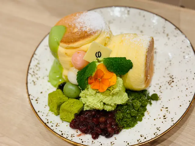 宇治抹茶紅豆梳夫厘班戟