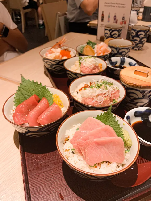 迷你吞拿魚三色丼