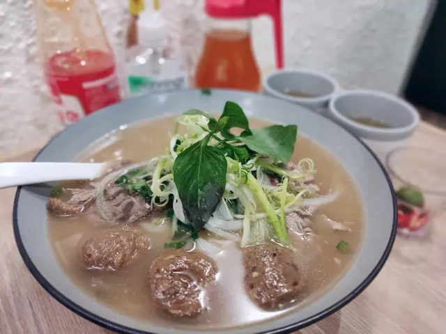 極品牛三寶湯河粉