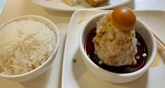 鹹蛋蒸肉餅飯