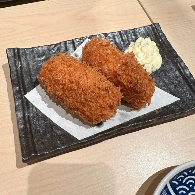 忌廉蟹肉可樂餅拌他他醬