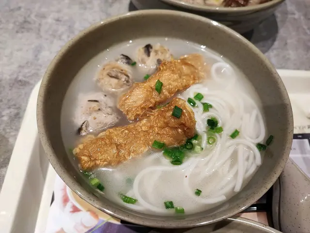 春卷貢丸米線