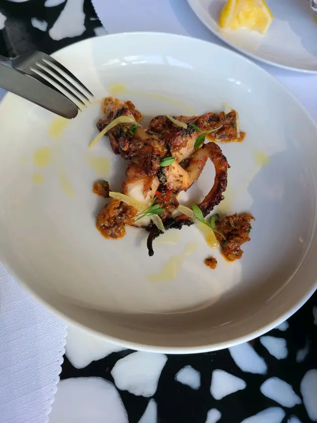 由於慢煮，令肉質好林，而且好香