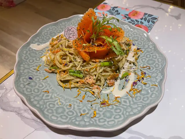 香草忌廉煙三文魚意粉