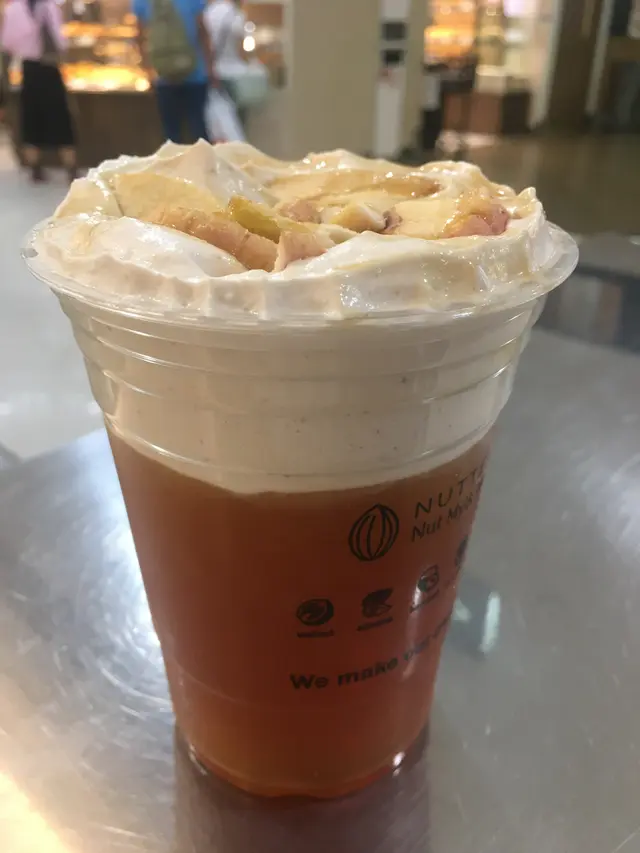 蘋果脆脆楓糖堅果奶蓋茶