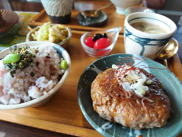 京蔥手打漢堡定食