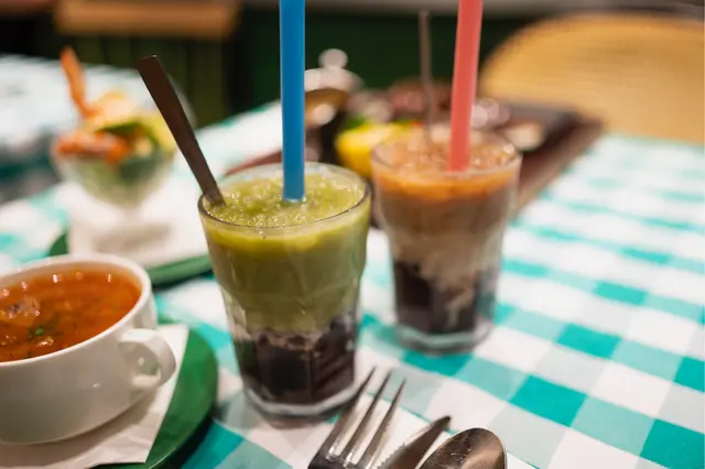 抹茶紅豆冰同奶茶紅豆冰