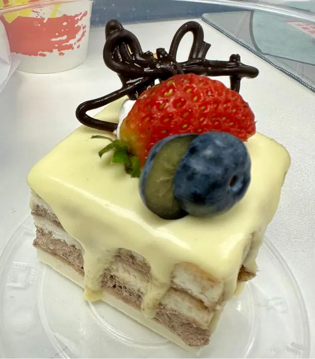 寫實的外賣相，甜品真係好愉快！