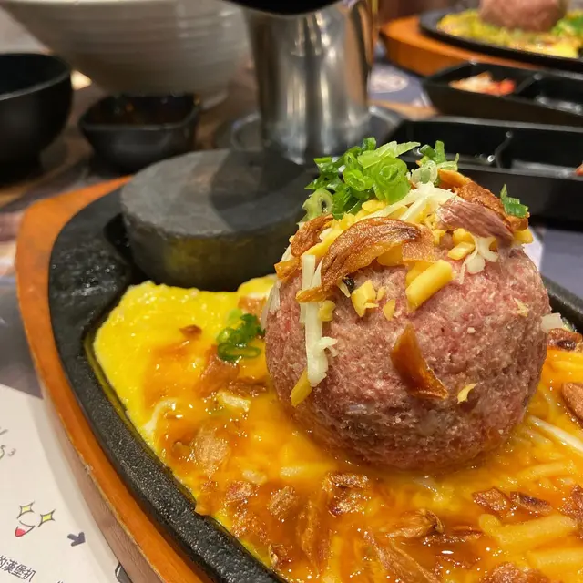 芝士蛋蒜和牛漢堡扒