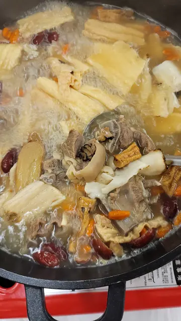 药膳羊腩煲