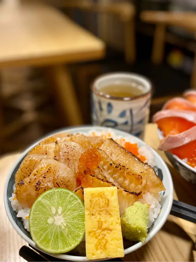比目帆立丼