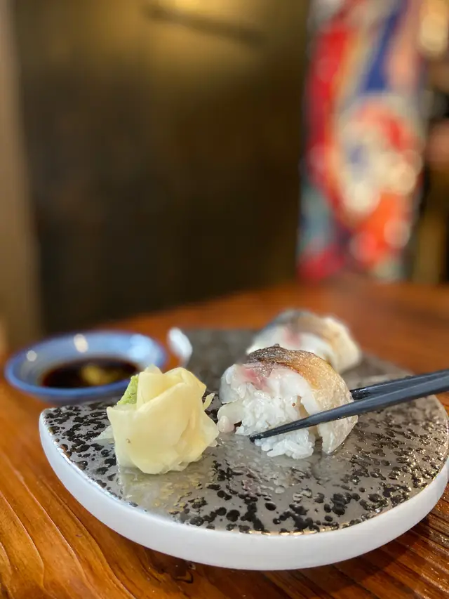 朴葉火炙醋漬鯖魚壽司