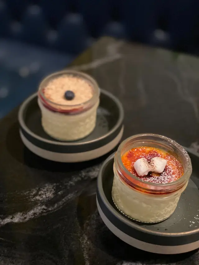 - Sous-vide Crème Brûlée +HKD 28
- Sous-vide Cheesecake +HKD 28